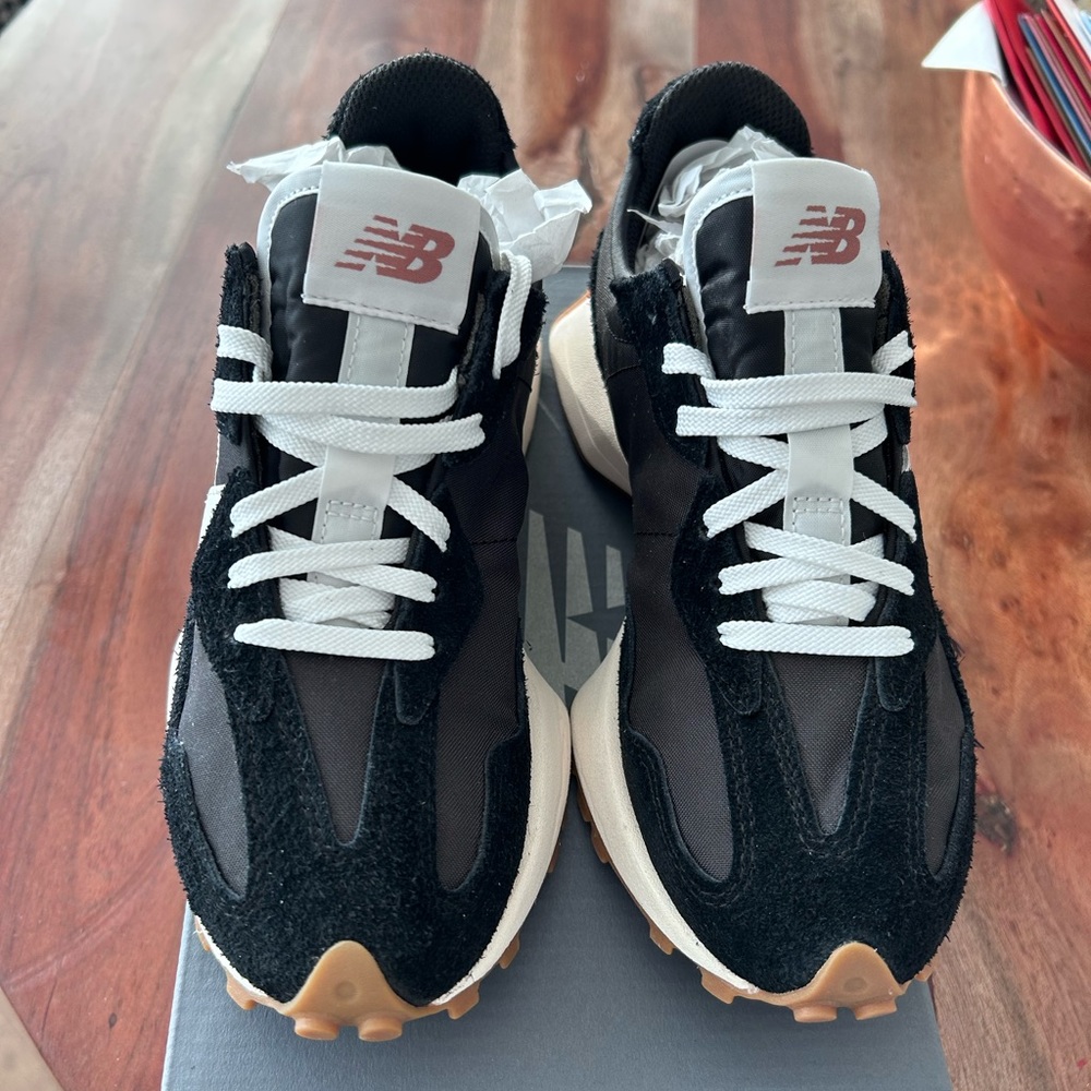 New balance 327 black nomad size 6.5